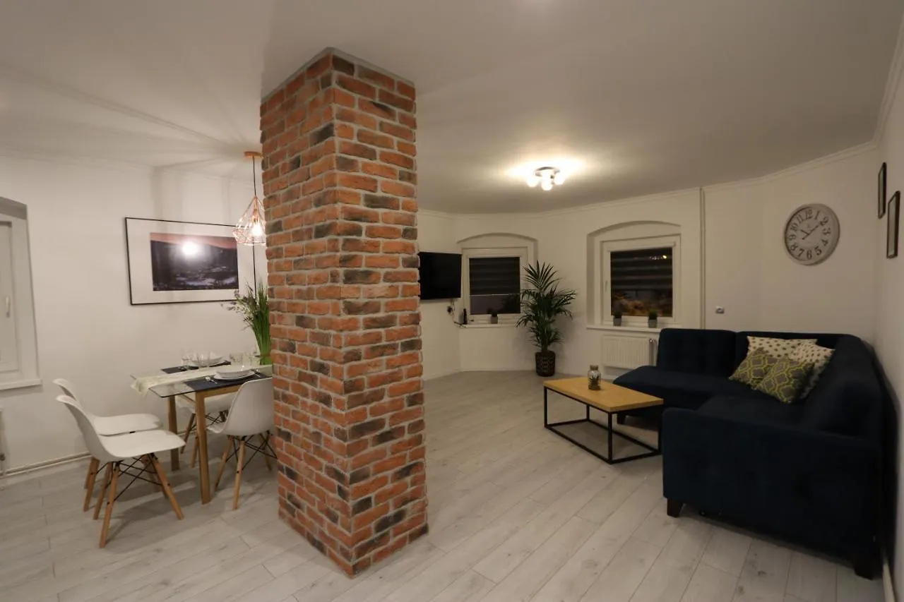 شقة شكلارسكا بوريبا  في Apartament Przy Skwerku 0*,  بولندا